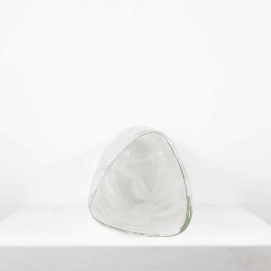 Vase tacheté blanc DEBEAULIEU