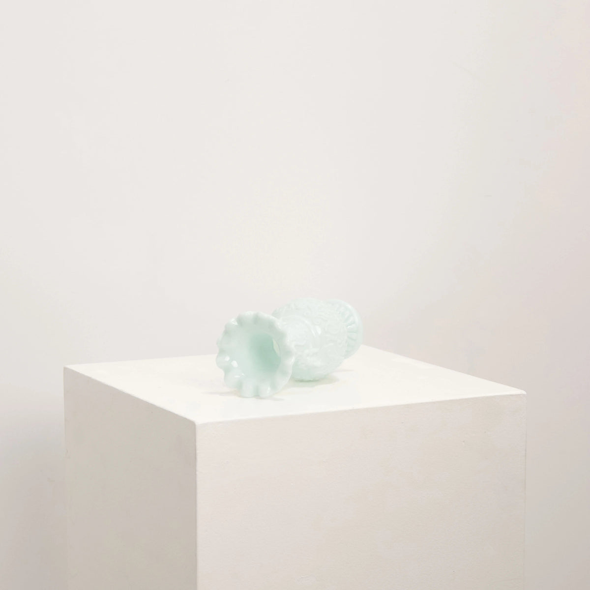 Soliflore Baroque en Opaline Turquoise DEBEAULIEU