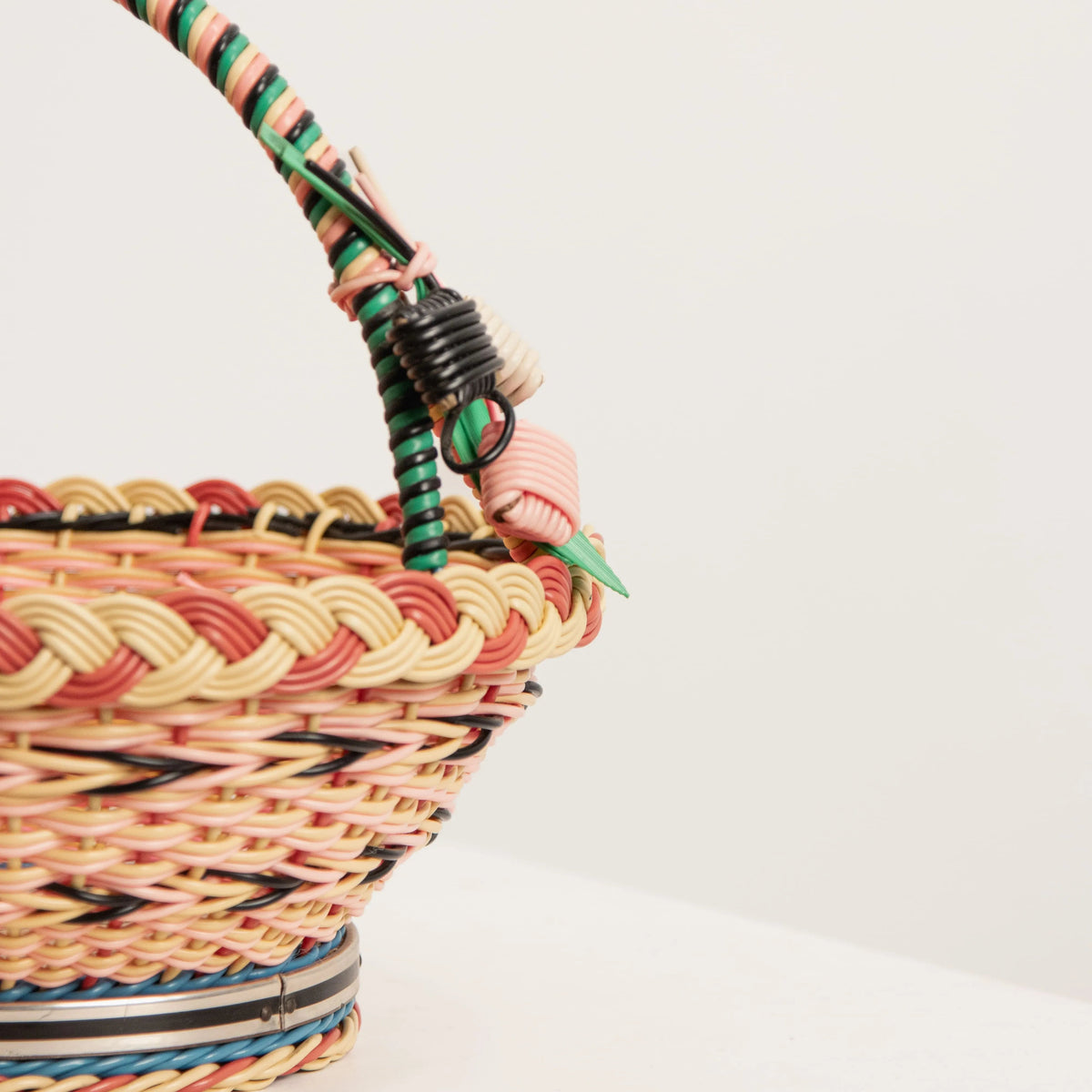 Panier Tressé Scoubidou DEBEAULIEU
