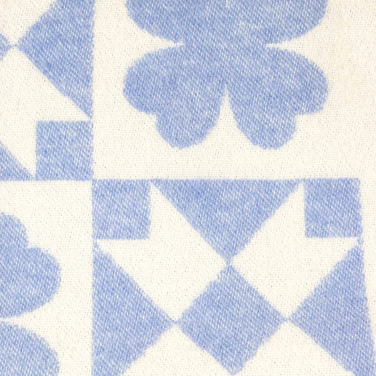 Plaid Patch Trèfle Bleu Ciel DEBEAULIEU
