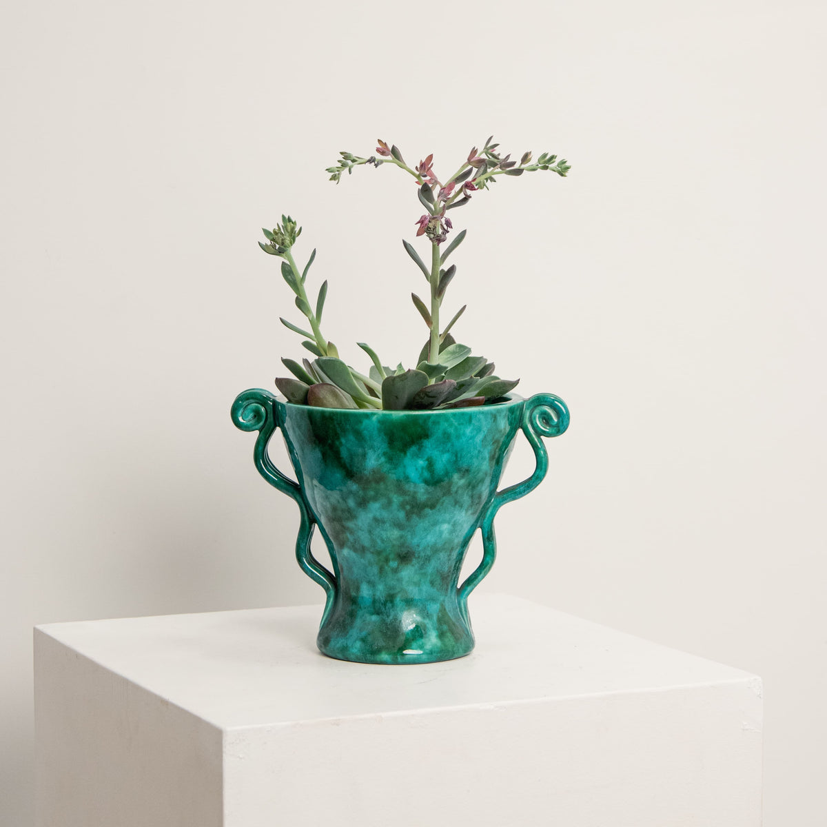 Vase à Anses Volutes Émeraude DEBEAULIEU