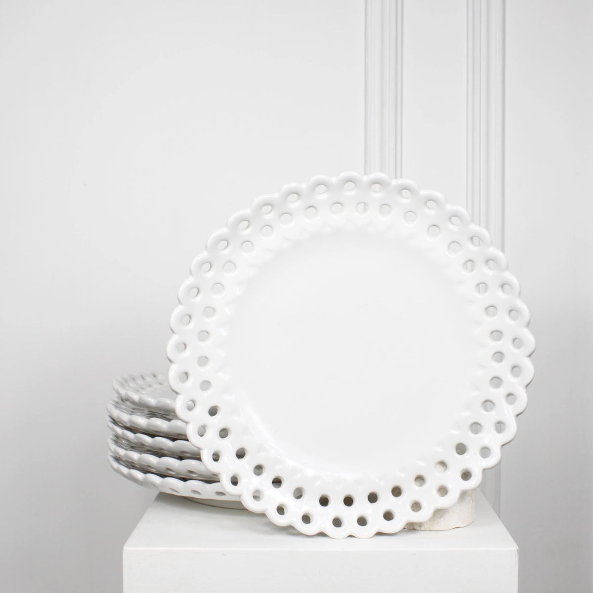 Assiettes en faience ajourée DEBEAULIEU PARIS