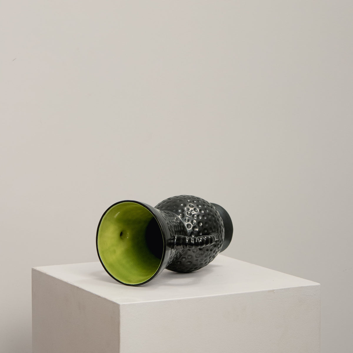 Vase Amphore Martelé Signé LETALLE DEBEAULIEU