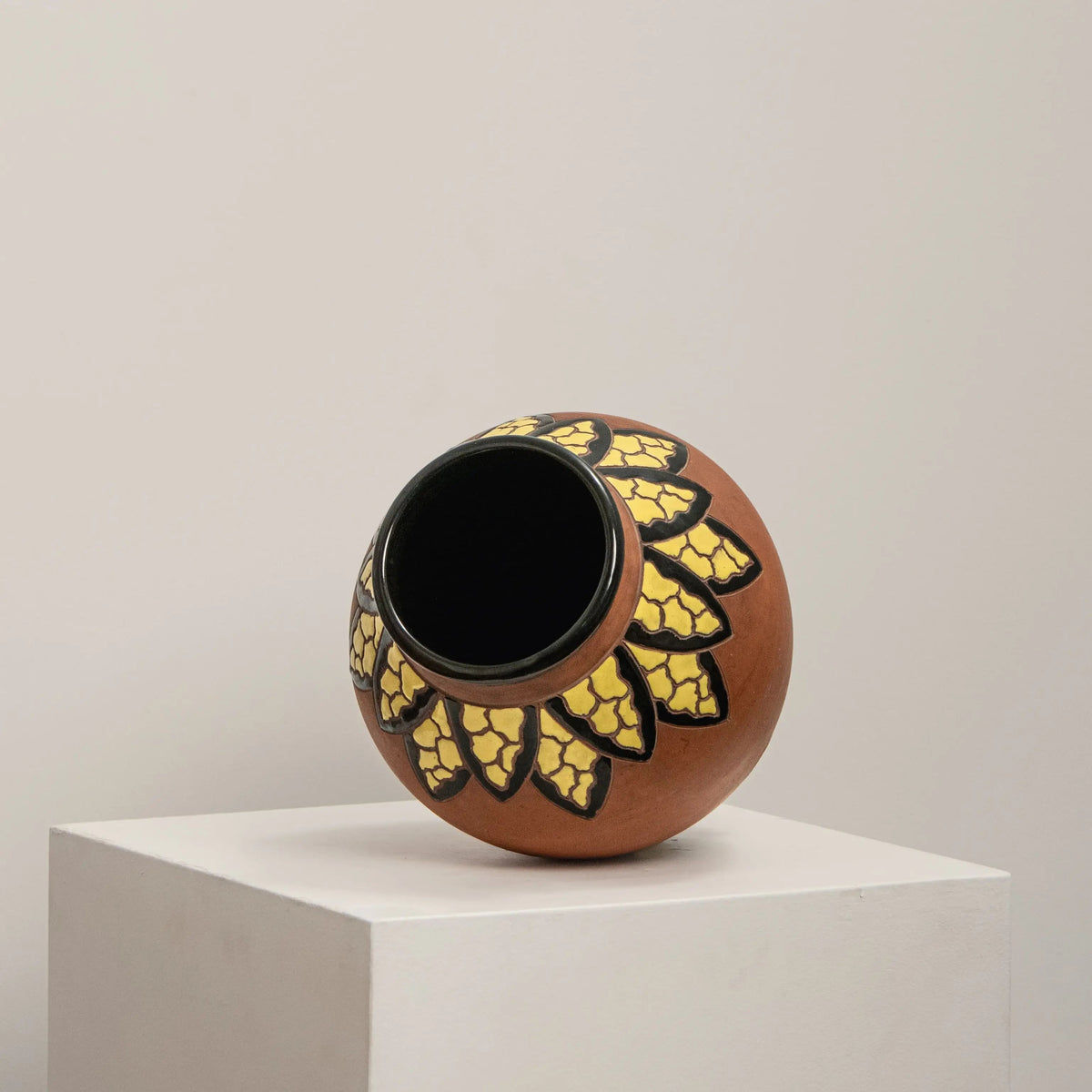 Vase en Terre Cuite Signé CAMART DEBEAULIEU